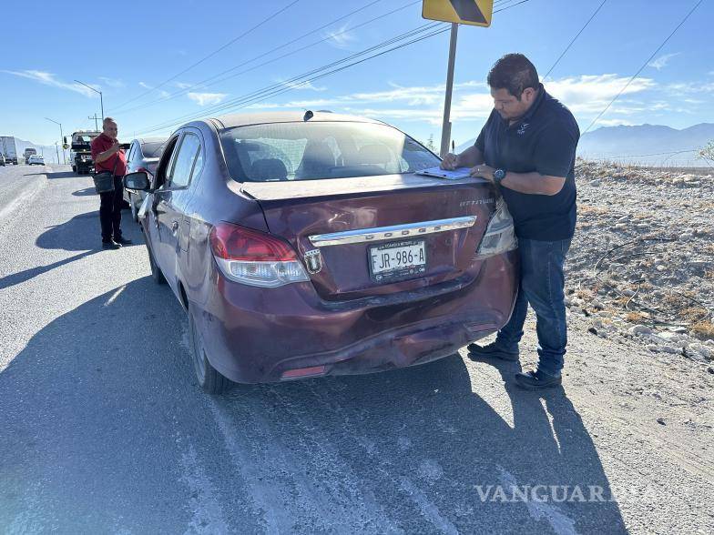 $!Las aseguradoras llegaron al lugar del accidente.