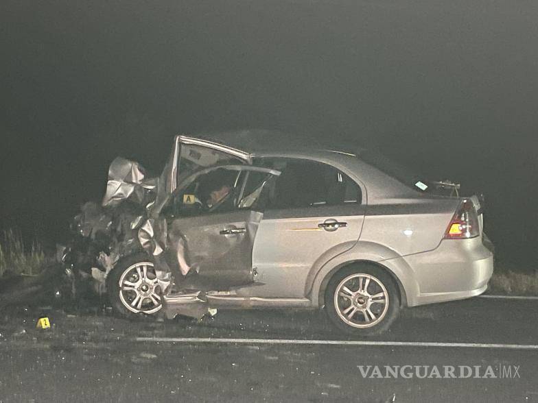 $!El auto del afectado terminó destrozado.