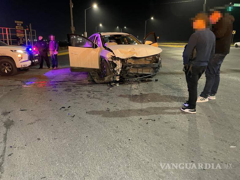 $!Autoridades municipales aseguraron las camionetas y las trasladaron al corralón.