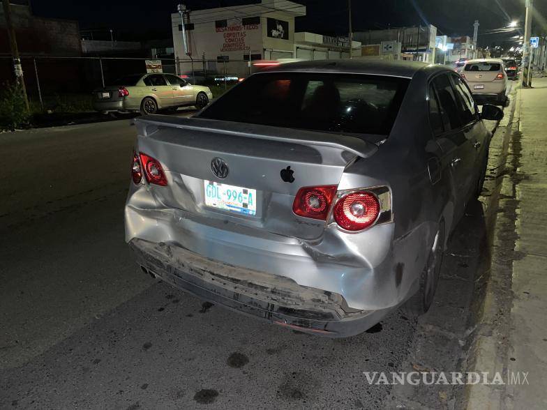 $!Otro de los autos que también resultó dañado.