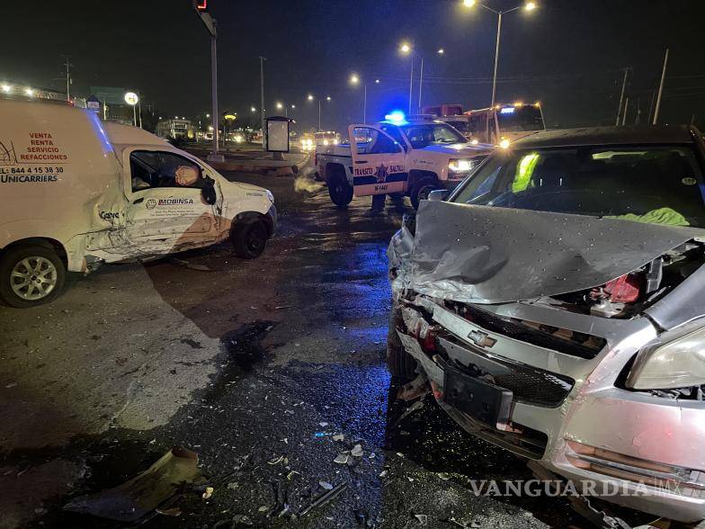 $!El responsable permaneció en el lugar para responder ante los oficiales, quienes procedieron a su detención.