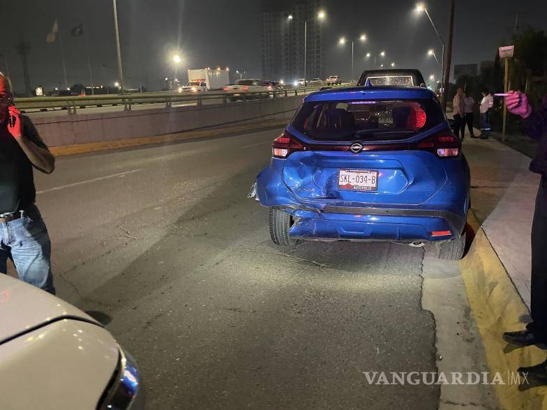 $!Tráfico detenido y daños materiales por encima de 40 mil pesos tras choque.