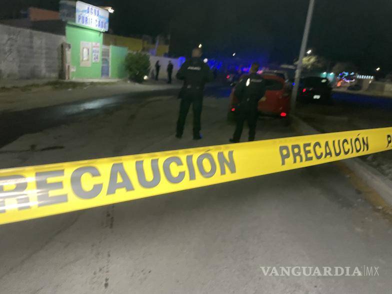 $!El hallazgo fue realizado por un familiar cercano, quien acudió al domicilio al no lograr comunicarse con la víctima durante varias horas.