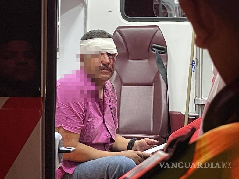 $!El choque ocurrió a la altura de la colonia Topochico; la motocicleta quedó parcialmente dañada.