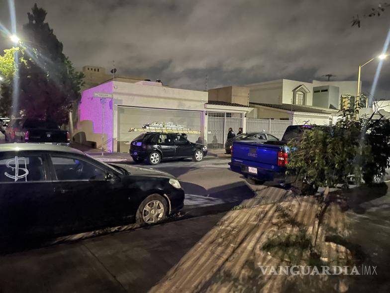 $!Elementos de la Policía Municipal resguardaron el domicilio en el fraccionamiento Portal de Aragón.