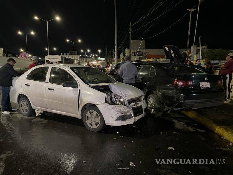 $!Elementos de Tránsito Municipal tomaron conocimiento del incidente para remitir el caso al Ministerio Público, hasta que se cubran los daños por parte del responsable.