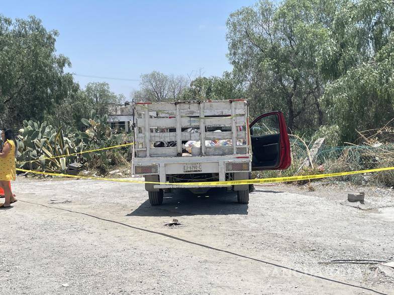 $!La presencia de policías molestó a los trabajadores de la financiera y mencionaron para Vanguardiamx que las autoridades “catearon” el inmueble sin una orden oficial.