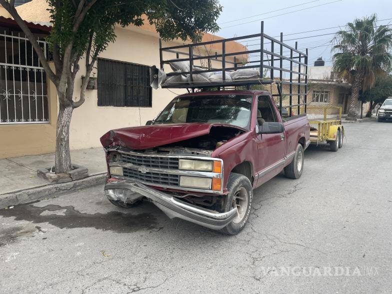 $!Según el conductor de la camioneta pickup, Marco Antonio Gayoso Barrios, de 33 años, afirmó que tenía el derecho de vía.
