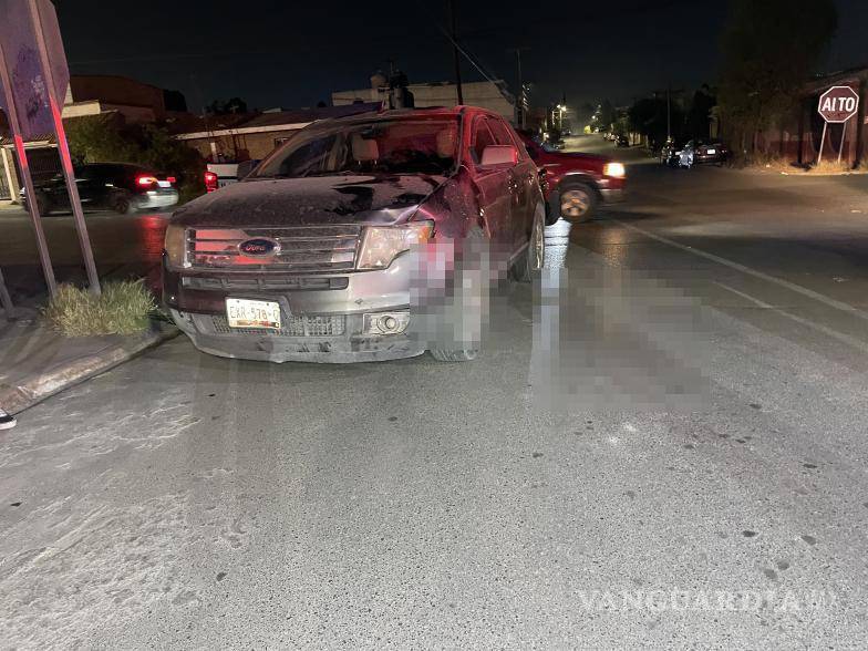 $!La camioneta involucrada en el percance fue asegurada por las autoridades mientras se deslindan responsabilidades.