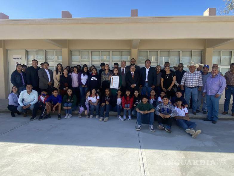 $!Este logro fue posible gracias a la iniciativa del alcalde Roberto Piña, quien impulsó la construcción de la primera escuela de la Universidad Autónoma de Coahuila en Frontera