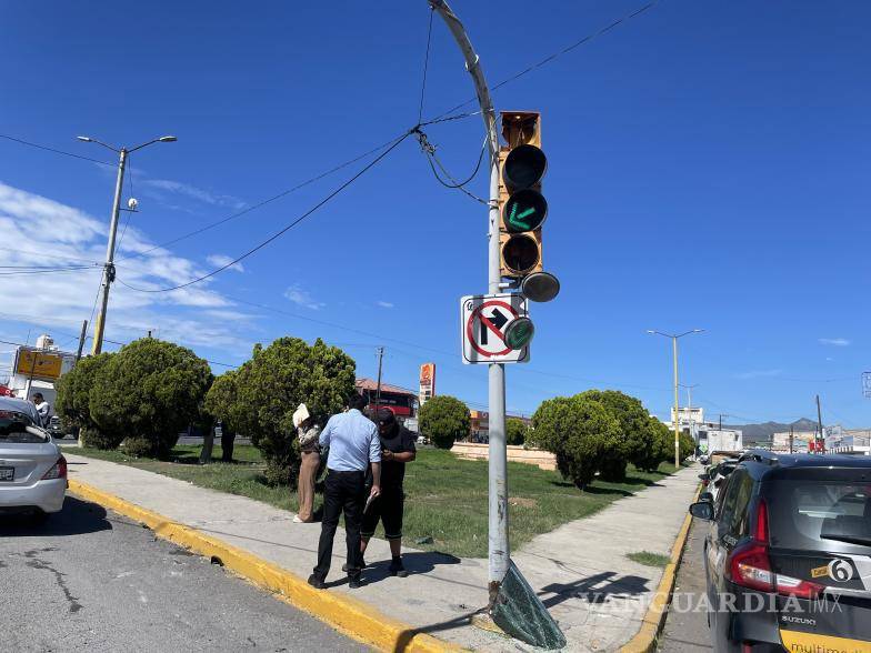 $!El semáforo dañado fue señalado como un factor que generó confusión al momento del choque.