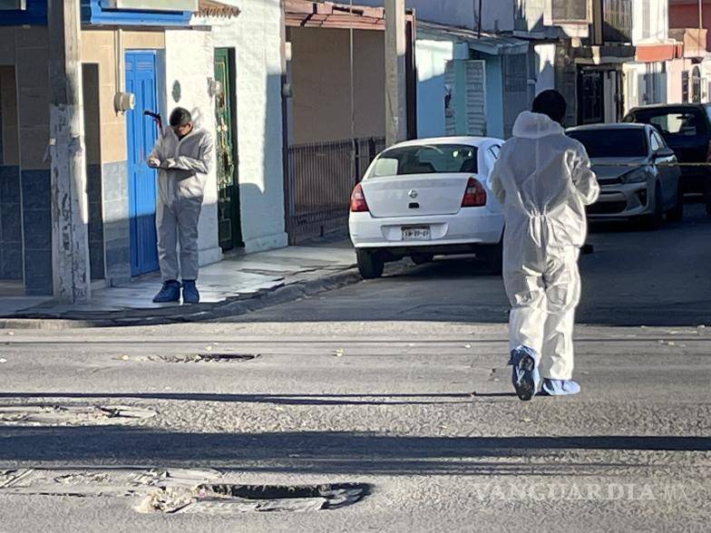 $!Se procedió al acordonamiento extenso para que elementos de la Agencia de Investigación Criminal (AIC) iniciaran con la recolección de vídeos.