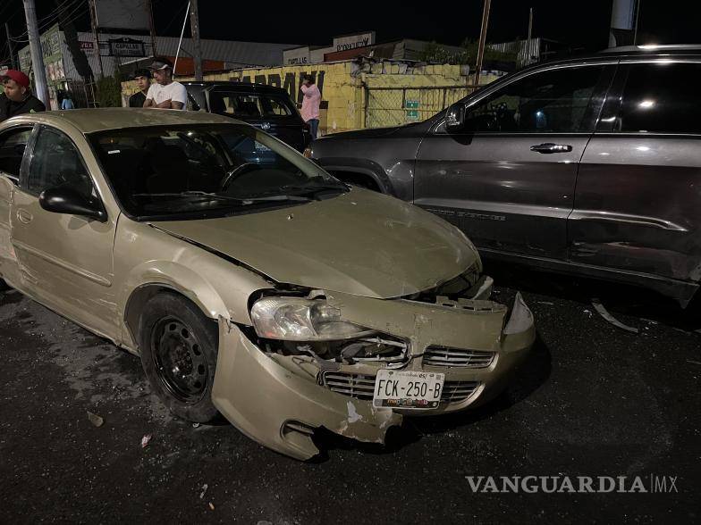 $!Pasada la medianoche del lunes, se reportó un accidente múltiple en el periférico Luis Echeverría, a la altura de la colonia Guerrero.