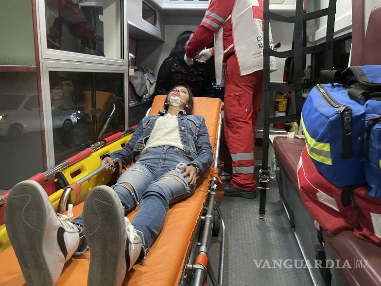 $!Se solicitó la asistencia de una ambulancia de la Cruz Roja.