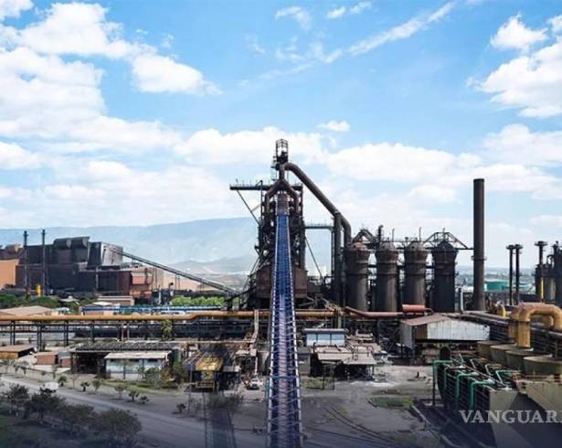 Los ex trabajadores de AHMSA se mantienen a la expectativa de un nuevo plan para rescatar a la acerera.