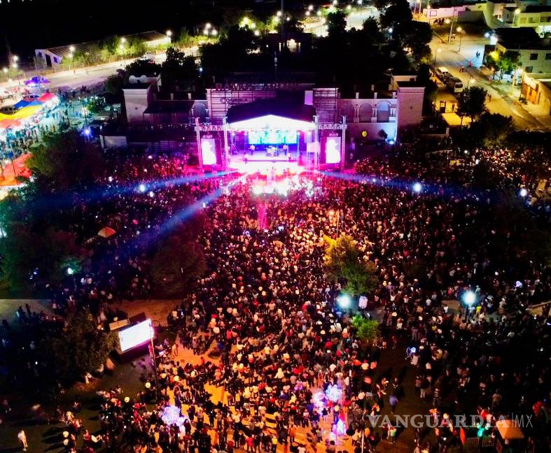 $!Miles de asistentes disfrutaron del concierto de más de tres horas y media en la ciudad.