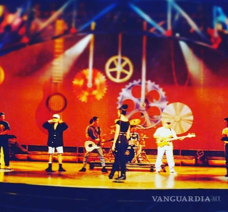 $!“Hoy celebramos el 29 aniversario de la primera aparición de Selena y Los Dinos en el Astrodome de Houston”, escribió Chris el 28 de febrero de 2022.