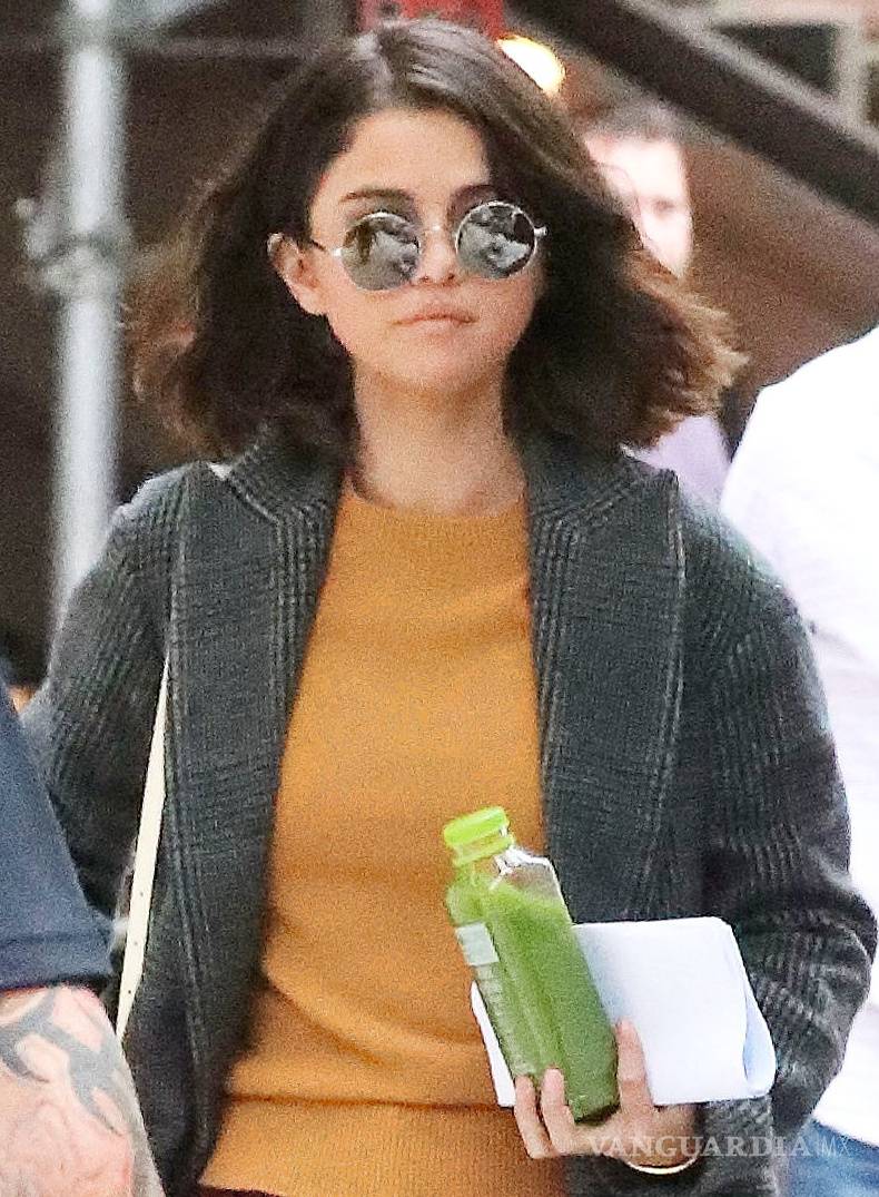 $!Selena Gomez se deja ver en minifalda tras revelar trasplante de riñon