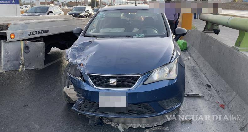 $!El Seat Ibiza se vio involucrado tras no poder frenar a tiempo después del primer choque.