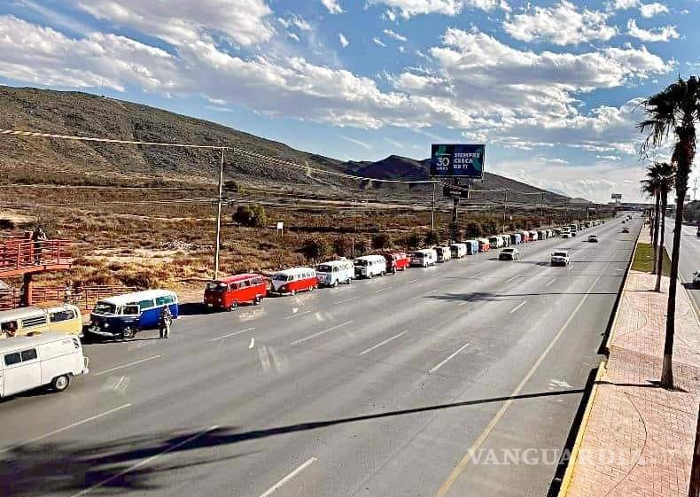 $!Saltillo, con una notable tradición en el coleccionismo de autos clásicos, no podía quedar fuera de esta celebración.