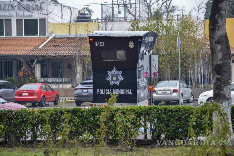 $!Una caseta de policía se encuentra cerca de la fuente.