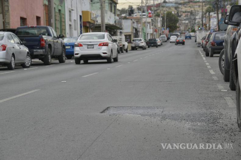 $!Tramo de la calle Mariano Matamoros, entre Valdés Sánchez y Juárez, muestra deterioro a pesar de las recientes obras de repavimentación.