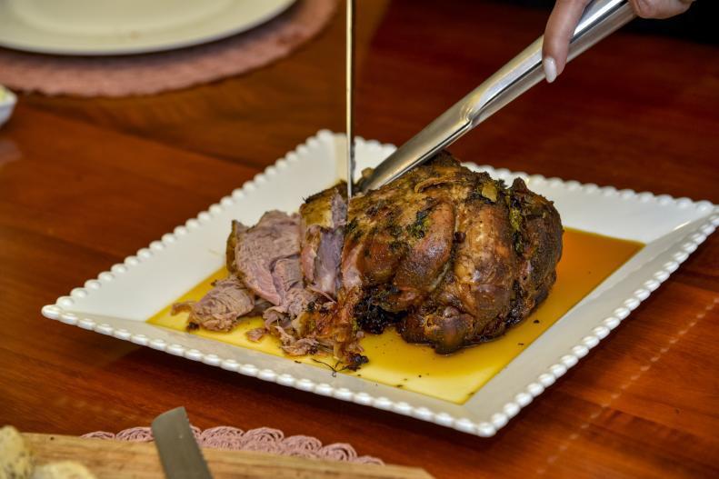 $!Como platillo principal, Leila entregó carne de cordero cocinada al estilo meshui, que se hace “cuando se tiene un invitado muy especial”.