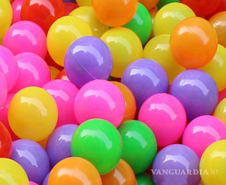 Guardias de la Universidad Autónoma de Coahuila donan juguetes a niños de Ramos Arizpe