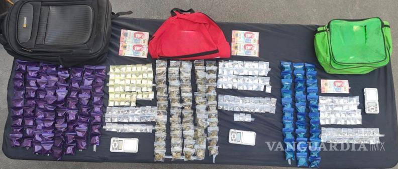 $!Caen tres presuntos narcomenudistas con 300 dosis de droga, en Nuevo León