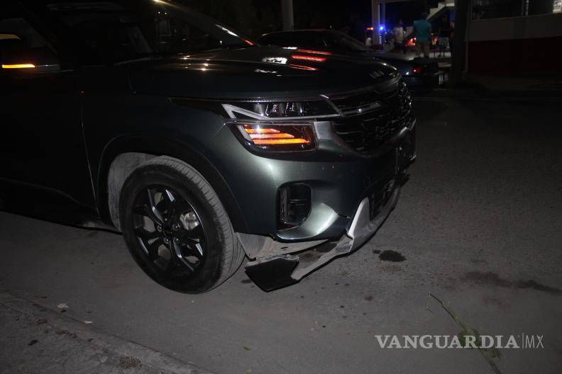 $!De acuerdo con los primeros reportes, el conductor de una camioneta KIA presuntamente omitió el derecho de paso al incorporarse al bulevar Morelos, provocando el impacto con la motocicleta que circulaba con preferencia.