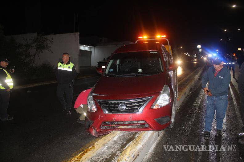 $!El propietario señaló que apenas tenía cuatro días de haber adquirido el automóvil mediante un intercambio por otro vehículo, por lo que el percance representó una pérdida importante debido a los daños materiales que sufrió la unidad.