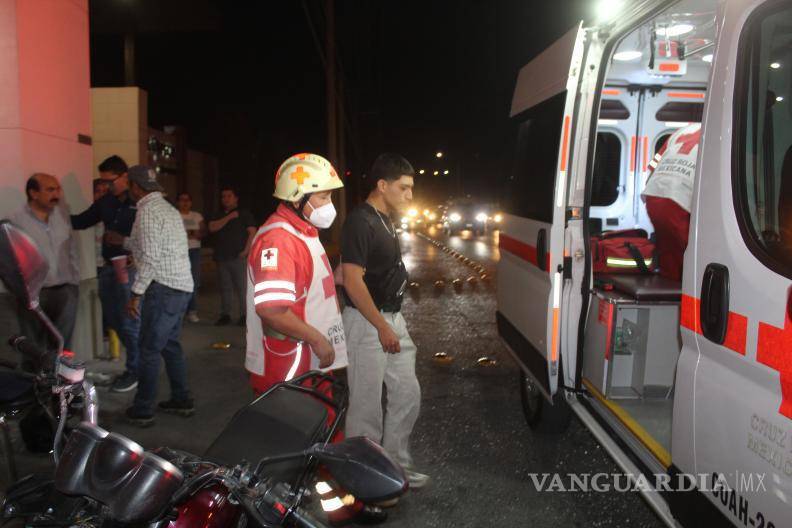 $!Paramédicos de Cruz Roja valoraron al joven y confirmaron que no era necesario su traslado a una clínica.