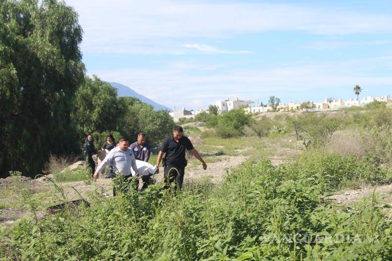$!El cuerpo fue trasladado por personal del Semefo para la necropsia de ley.