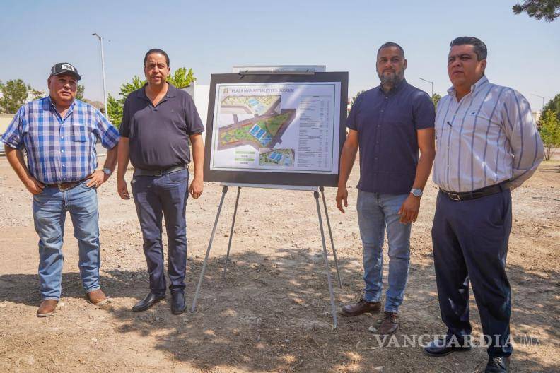 $!El alcalde de Ramos Arizpe supervisa las obras en la plaza pública de la colonia Manantiales del Bosque, donde se lleva a cabo una transformación integral para el disfrute de los residentes.