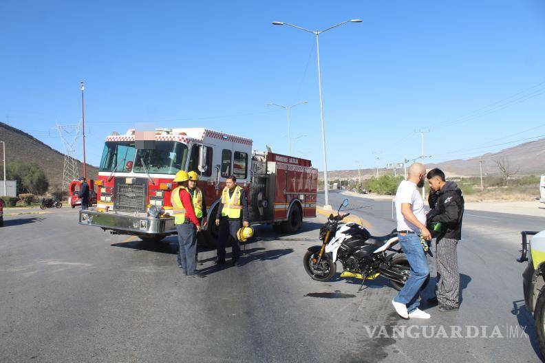 $!Paramédicos y bomberos llegaron rápidamente al lugar del accidente.
