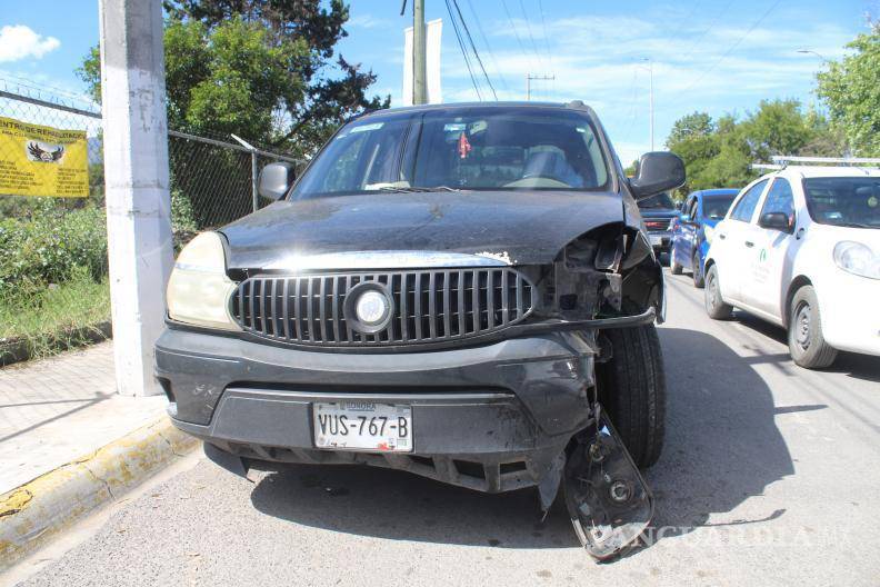 $!Personal de Tránsito Municipal acudió para tomar conocimiento del accidente.