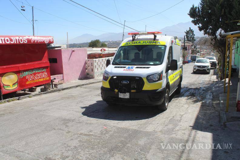 $!El joven de 19 años fue trasladado bajo custodia médica al Hospital General de Saltillo para su estabilización.