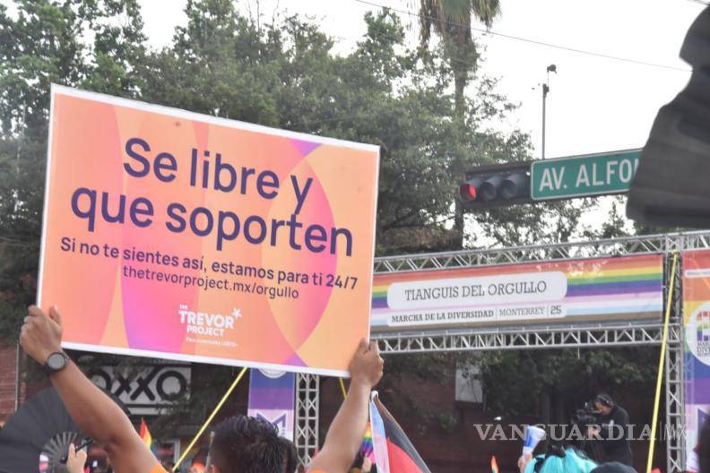 $!Llenan de colores a Monterrey con la celebración de la 25 Marcha de la Diversidad