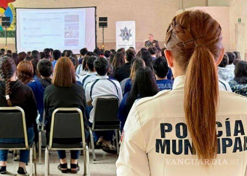 $!Alumnos de nivel medio superior recibieron orientación para prevenir extorsiones en una actividad desarrollada en coordinación con la Sexta Zona Militar.
