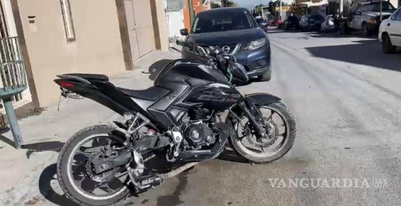 $!Un menor de 16 años resultó lesionado luego de que una automovilista se incorporara sin precaución a la circulación.