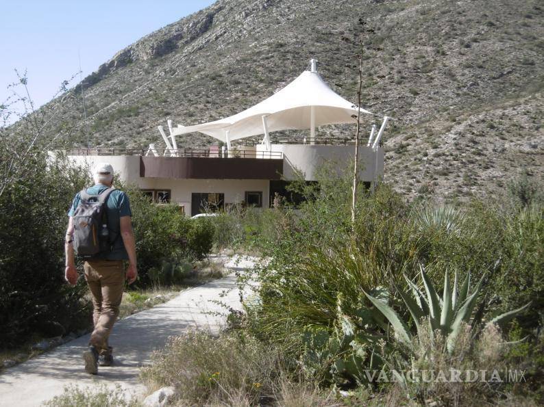 $!Ludwig Ellenberg comparte su experiencia sobre turismo sostenible y conservación.