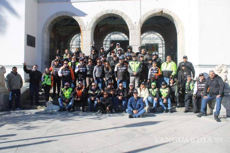 $!Este recorrido de motociclistas inició el pasado 24 de noviembre en Bustamante, Nuevo León, posteriormente se desplazaron hacia Candela y finalmente llegaron hasta Cuatro Ciénegas.