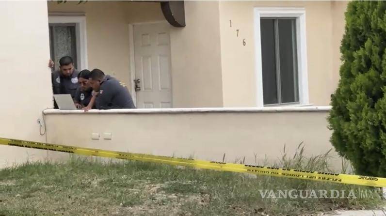 $!Las autoridades realizaron pruebas de luminol para corroborar la escena del crimen.