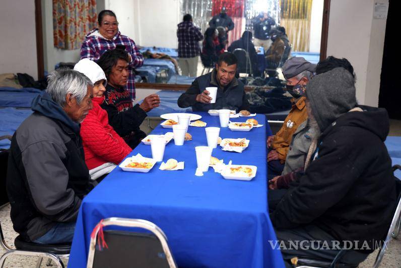 $!El municipio de San Nicolás de los Garza, Nuevo León, habilitó un albergue para personas en situación vulnerable ante las bajas temperaturas en el estado.