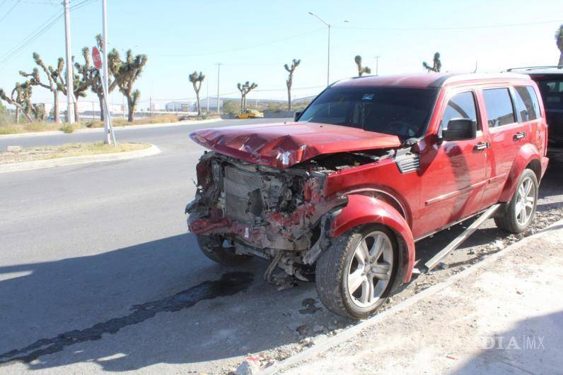 $!Aparentemente la conductora de la camioneta no respetó el alto.