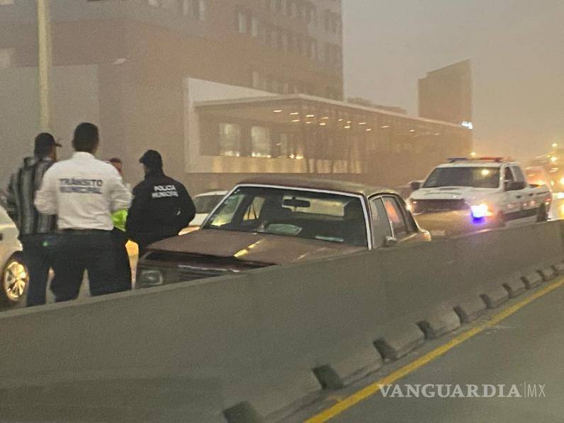 $!Como parte de los procedimientos en estos casos, se procedió al traslado de los coches a un corralón municipal, al no llegar a un acuerdo.