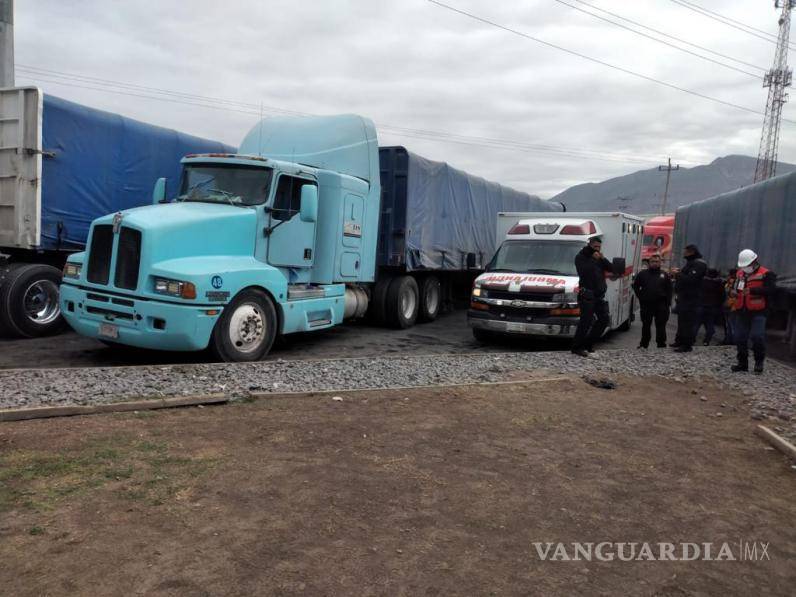 $!El cuerpo fue extraído por personal de servicios periciales de la Fiscalía General del Estado (FGE).