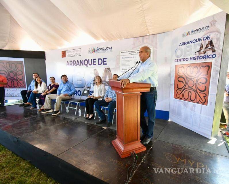 $!El alcalde Mario Dávila Delgado y otros funcionarios del ayuntamiento de esta ciudad encabezaron el inicio de esta obra.