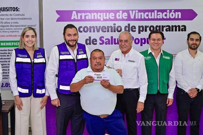 $!El alcalde Villarreal (izq) y el secretario de Salud estatal encabezaron el arranque.