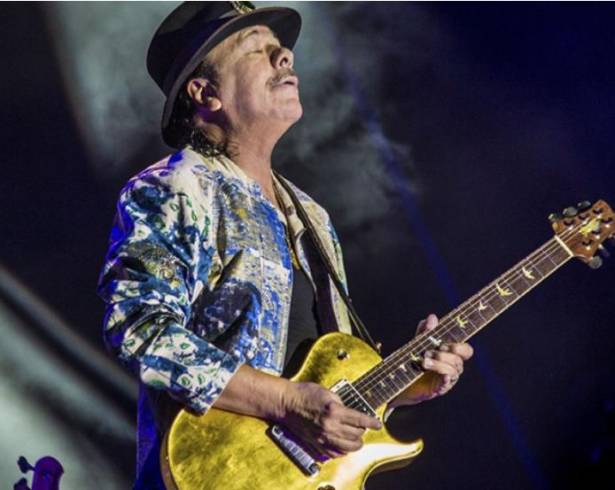 Carlos Santana se desvaneció en el escenario durante un concierto que ofrecía este martes en Detroit, Michigan.